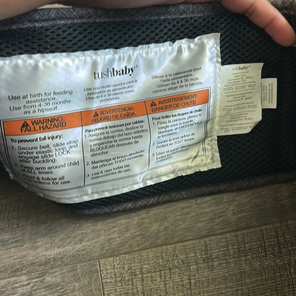 TushBaby Travel Lite Hip Carrier Good Used Condition - Picture 3 of 11